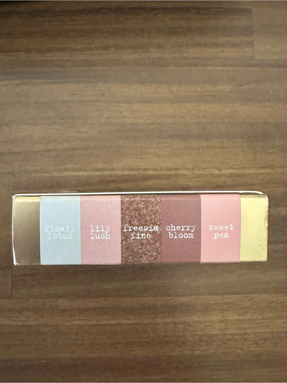 Stila Pocket Play Pretty Petal Shadow Palette